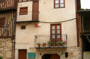 Museo Etnográfico "La Casa de las Artesanías"